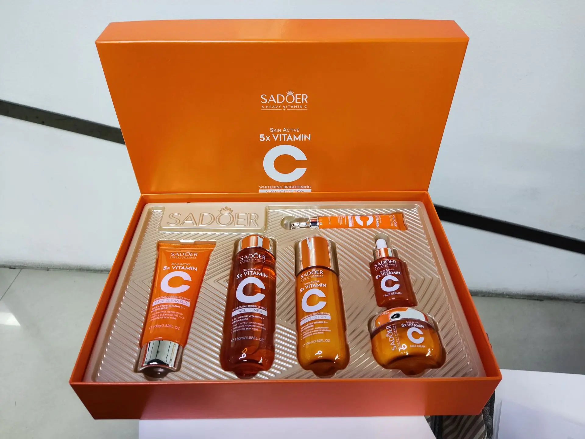 SADOER Radiant C Whitening Serum